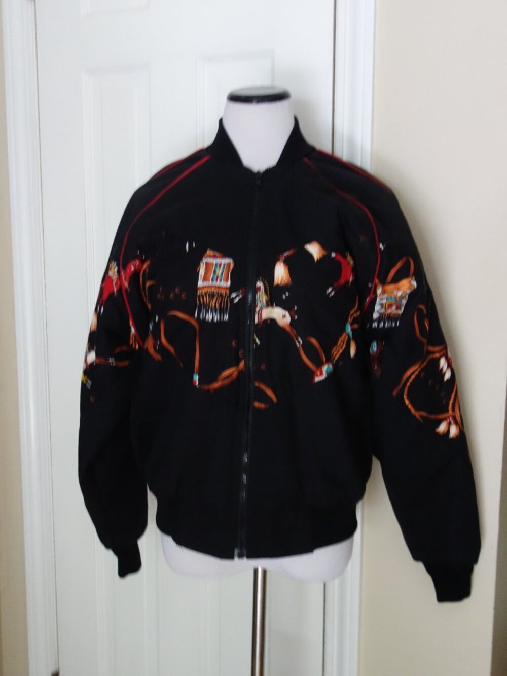 Vntg AWARD DESIGN WESTERN APPAREL USA Black Quilted Horses Zip Jacket – Small